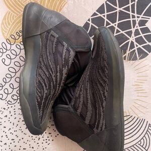 Yezzy QNTM